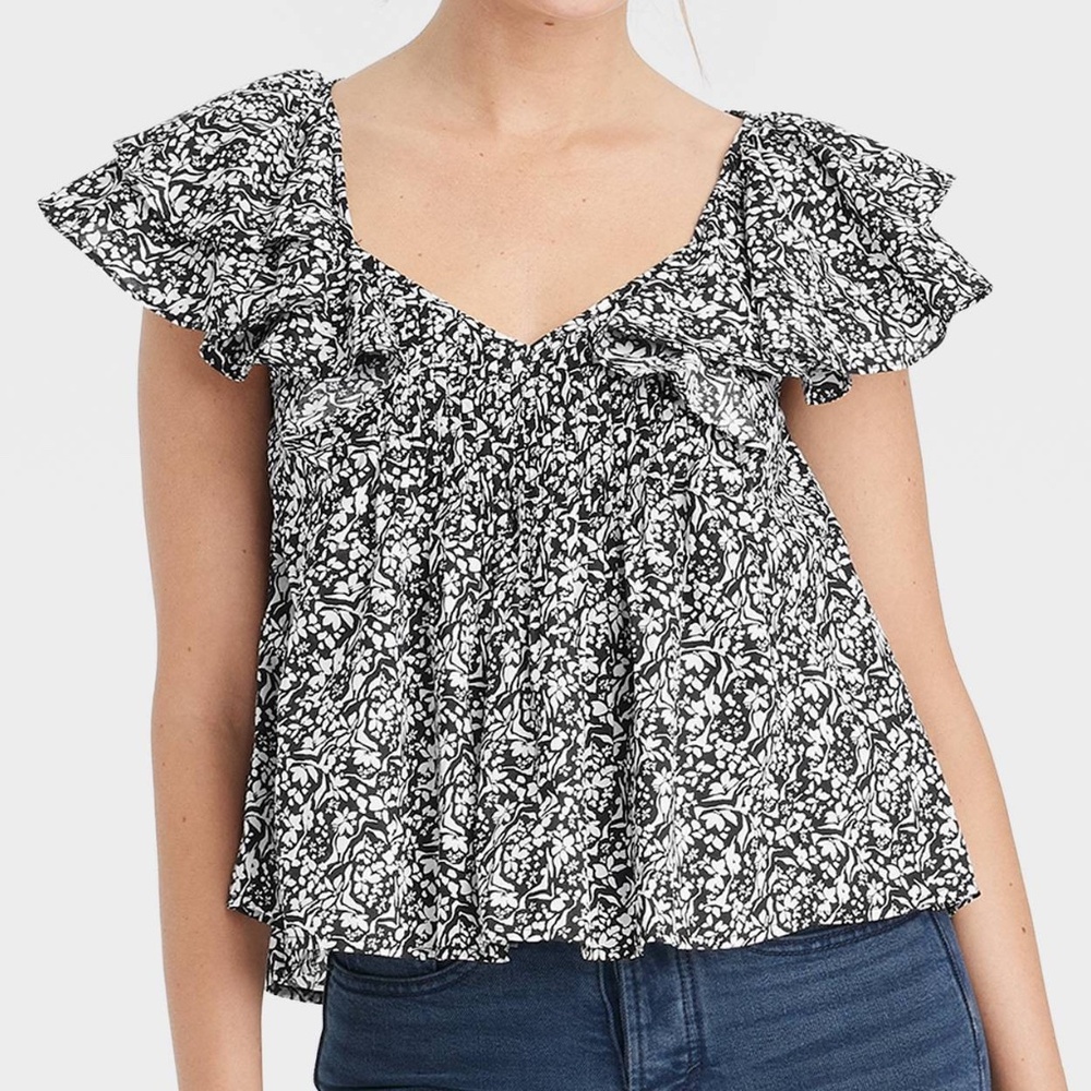 Ruffle Short Sleeve Blouse - Black/White Floral M